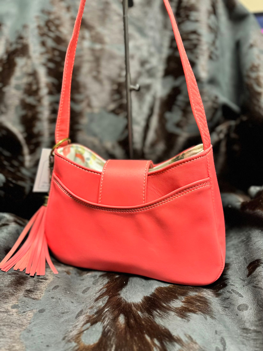 Anabelle - Coral Leather Exterior