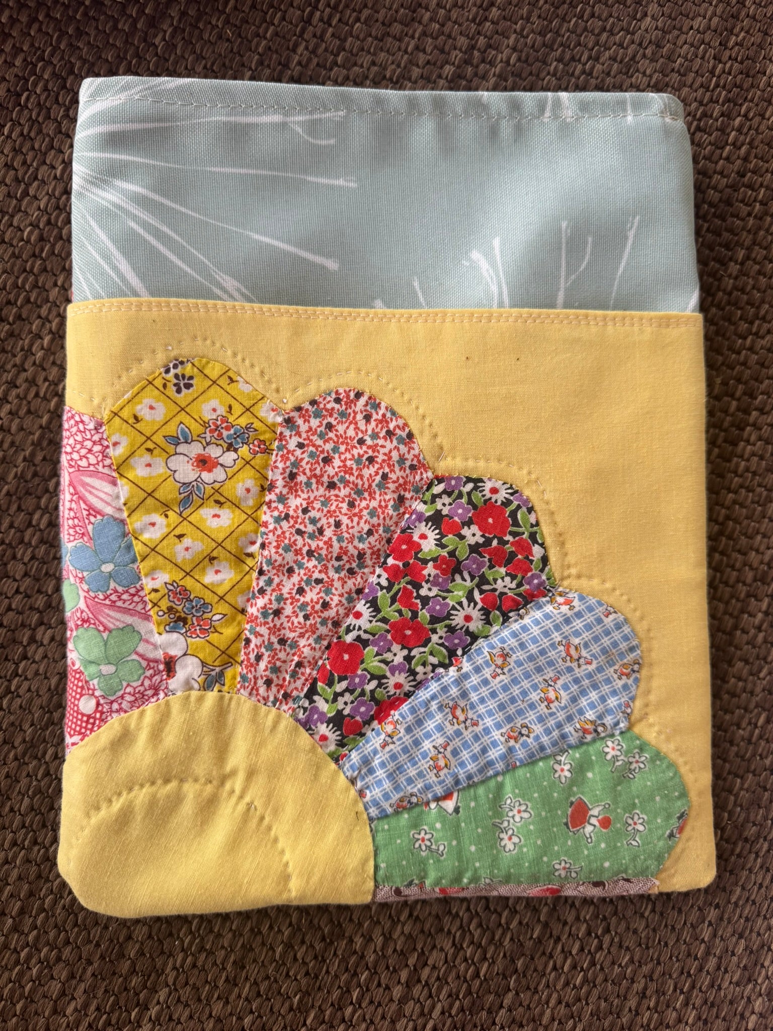 The Heirloom Reader Sleeve — Sunshine Dresden Edition