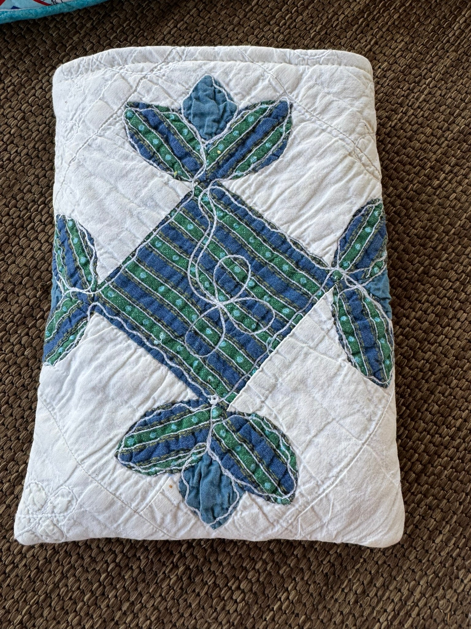 The Heirloom Reader Sleeve — Botanical Diamond